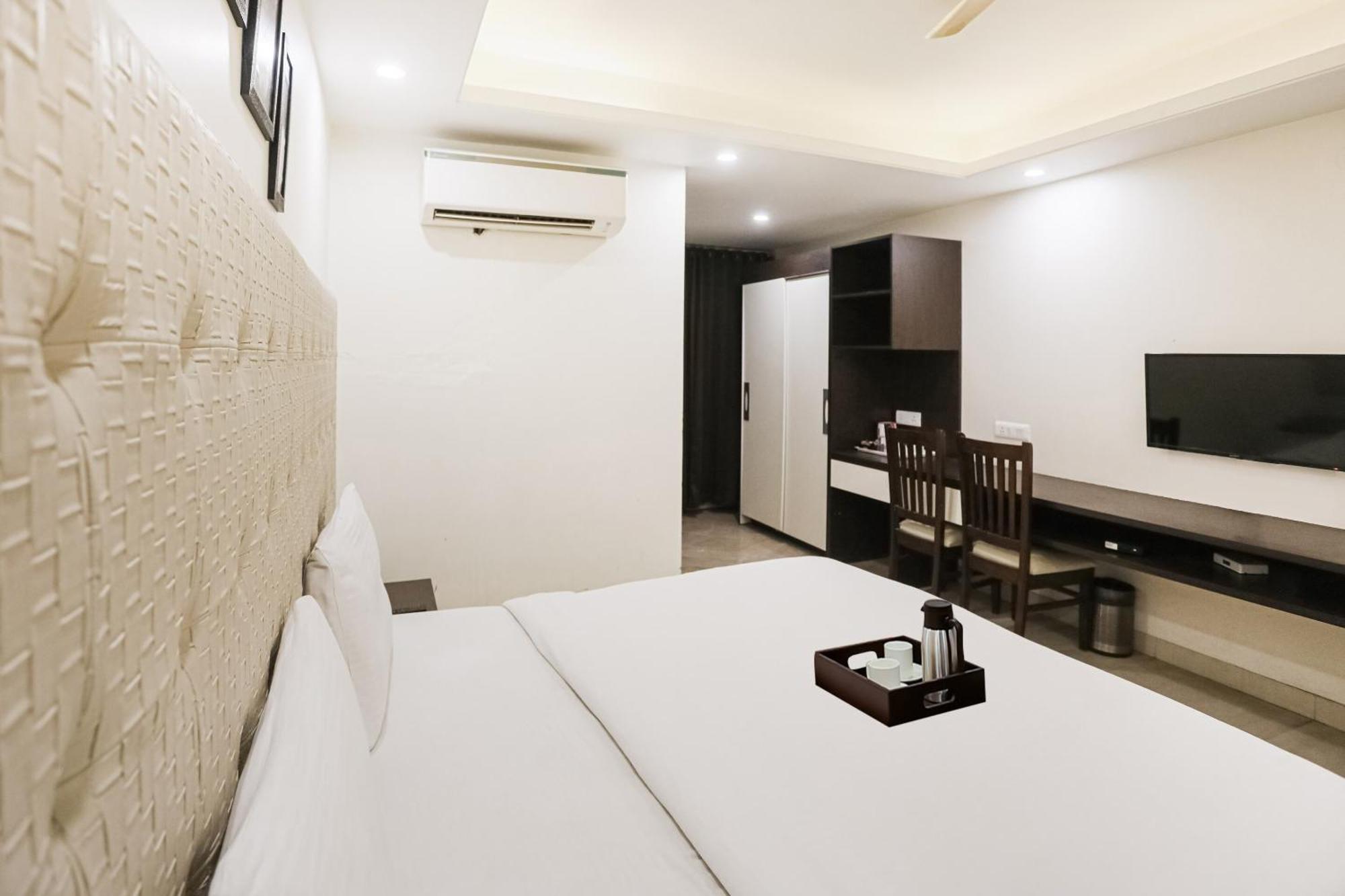 Townhouse The Amv Hotel Γκουργκάον Εξωτερικό φωτογραφία