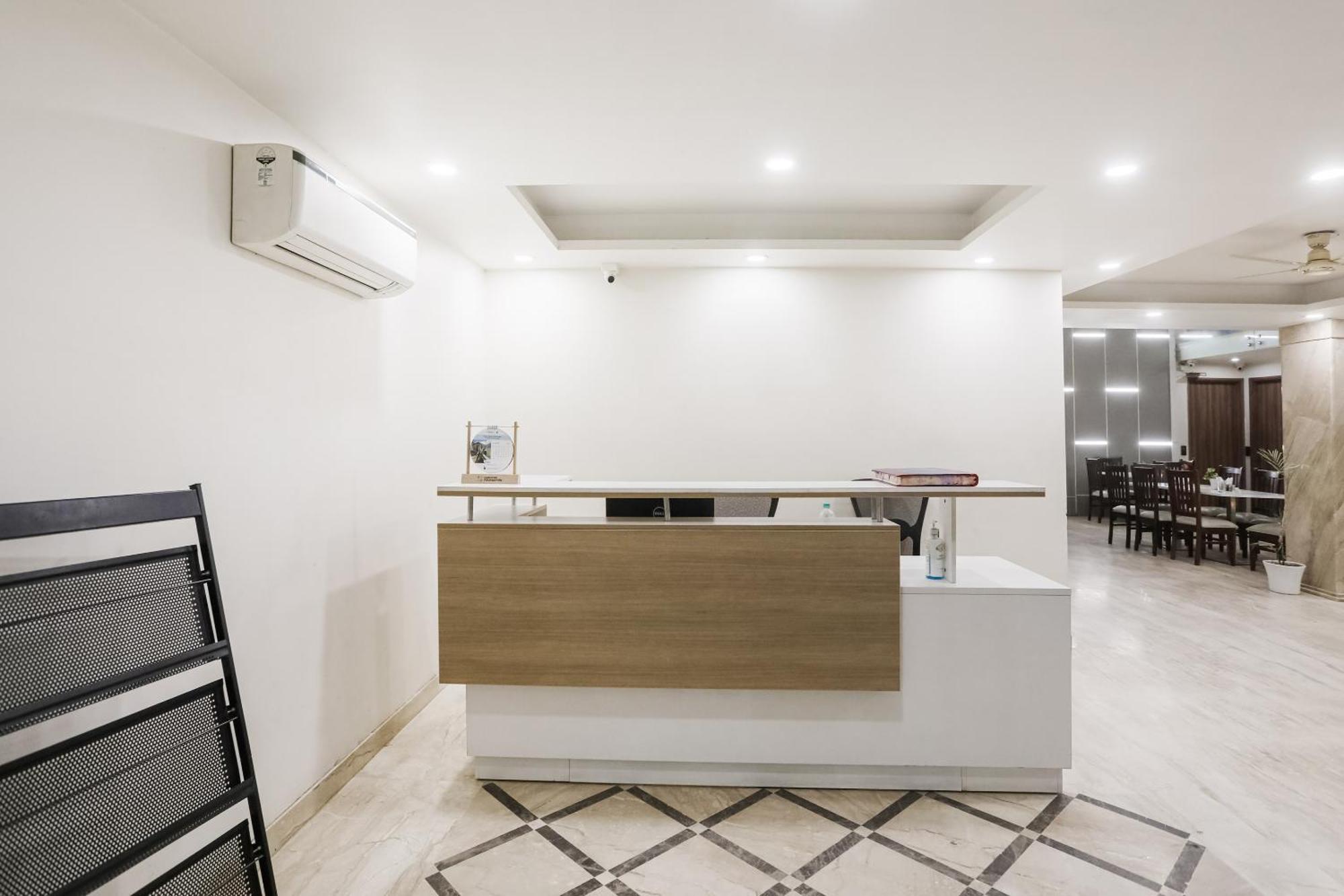 Townhouse The Amv Hotel Γκουργκάον Εξωτερικό φωτογραφία