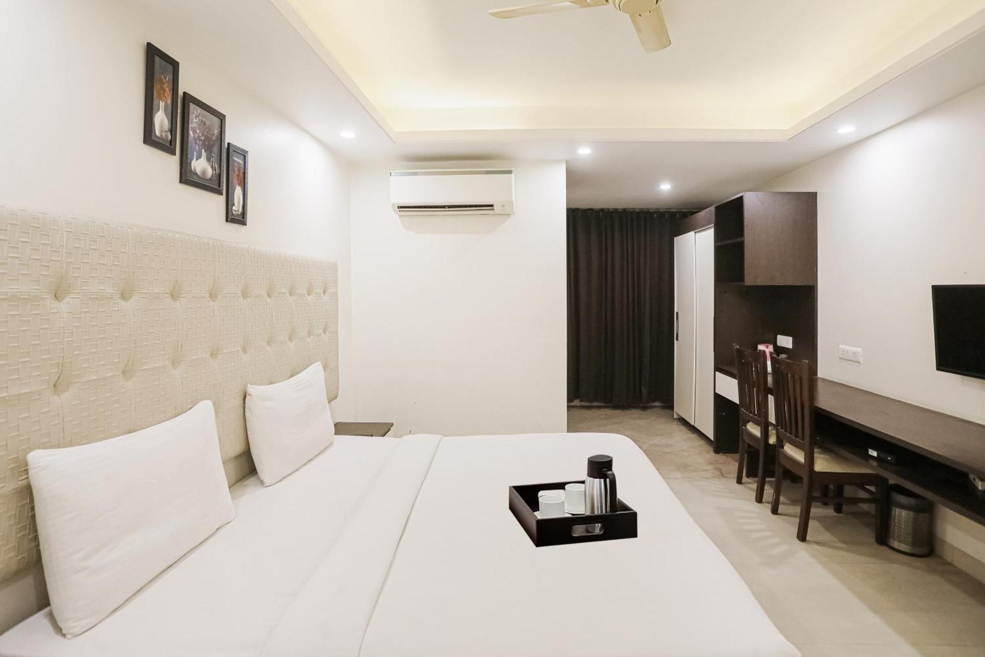 Townhouse The Amv Hotel Γκουργκάον Εξωτερικό φωτογραφία