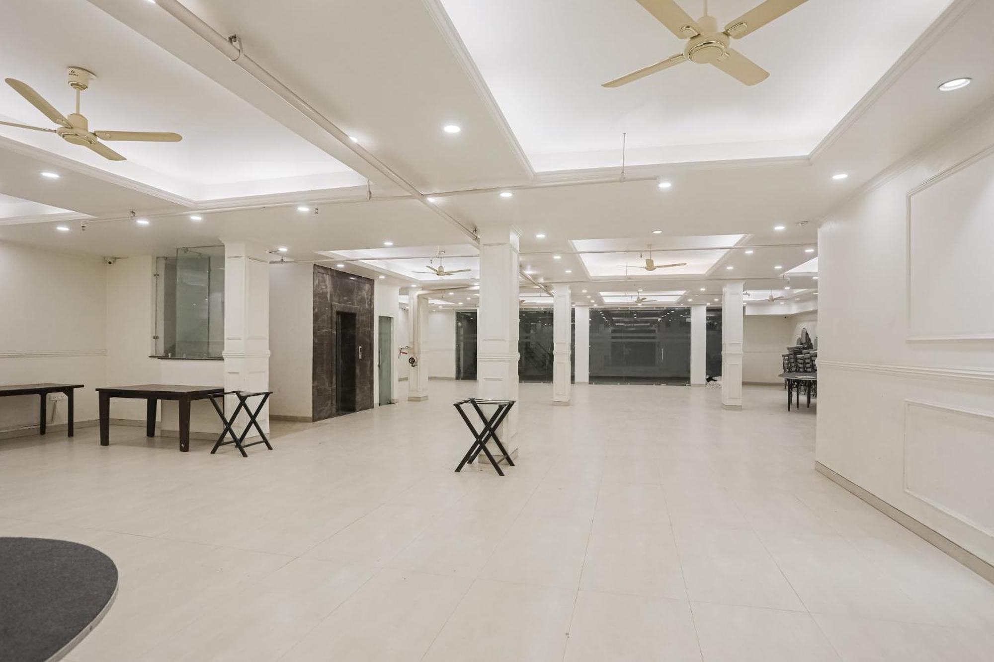 Townhouse The Amv Hotel Γκουργκάον Εξωτερικό φωτογραφία