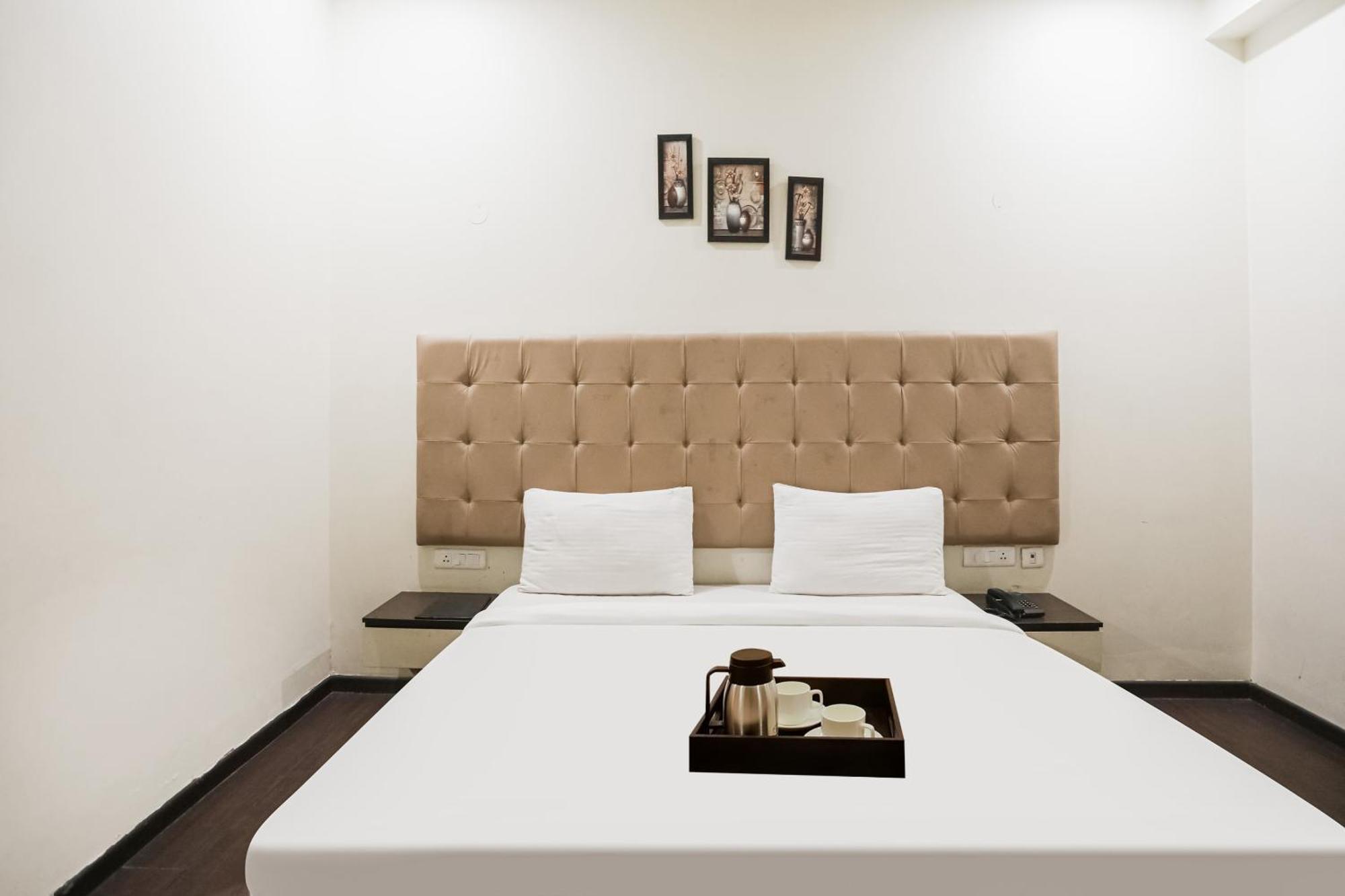 Townhouse The Amv Hotel Γκουργκάον Εξωτερικό φωτογραφία