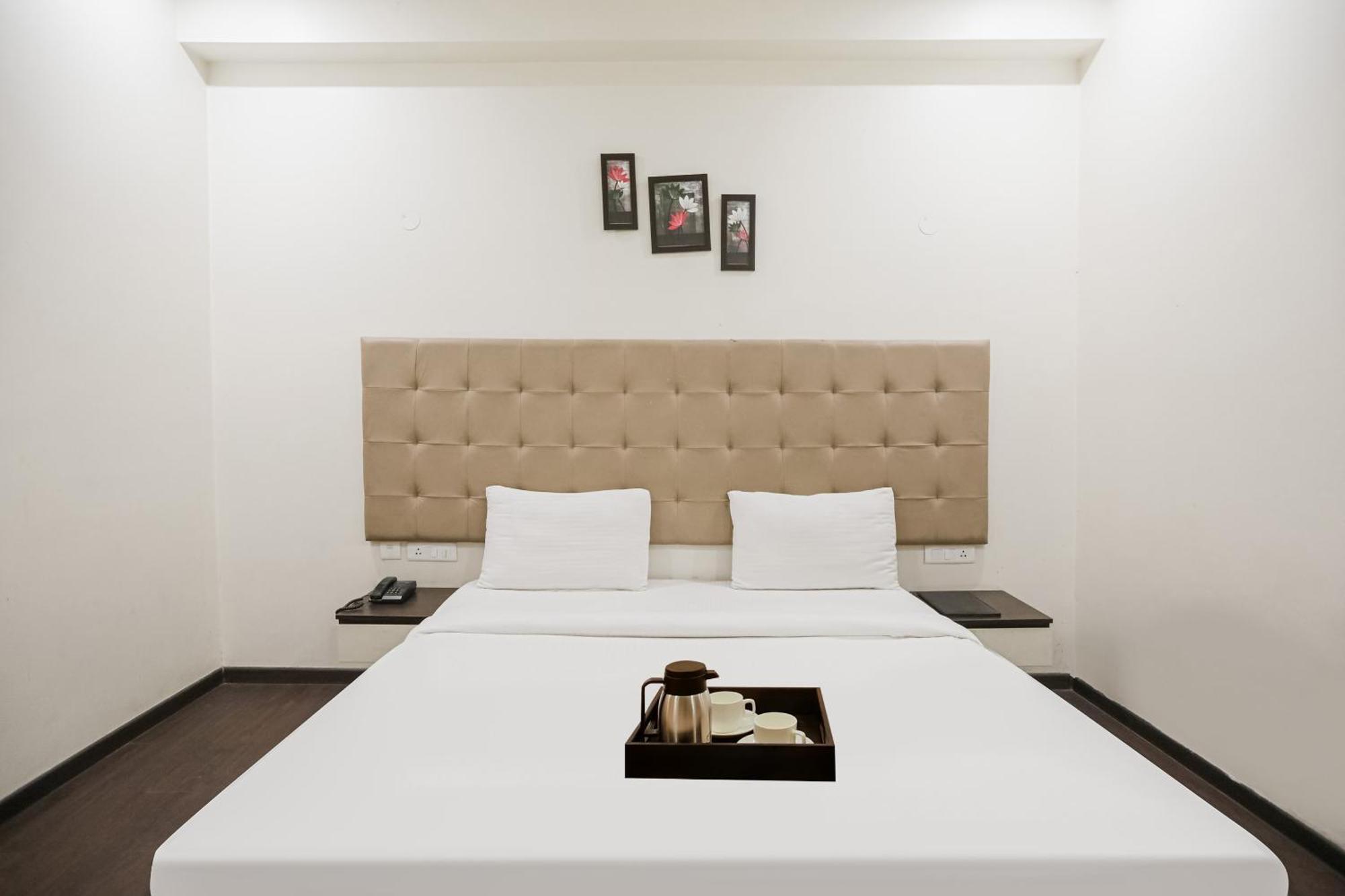 Townhouse The Amv Hotel Γκουργκάον Εξωτερικό φωτογραφία