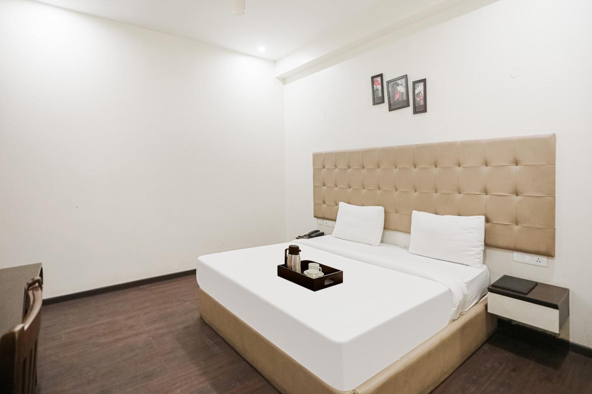 Townhouse The Amv Hotel Γκουργκάον Εξωτερικό φωτογραφία