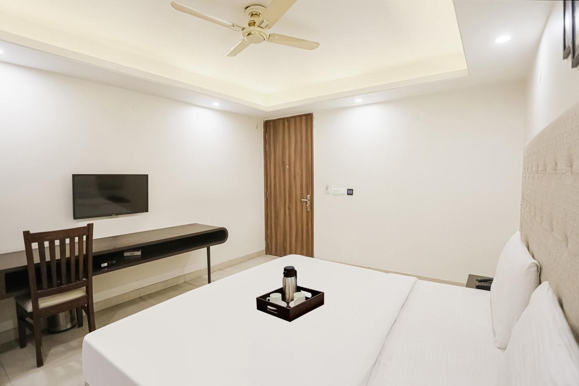 Townhouse The Amv Hotel Γκουργκάον Εξωτερικό φωτογραφία