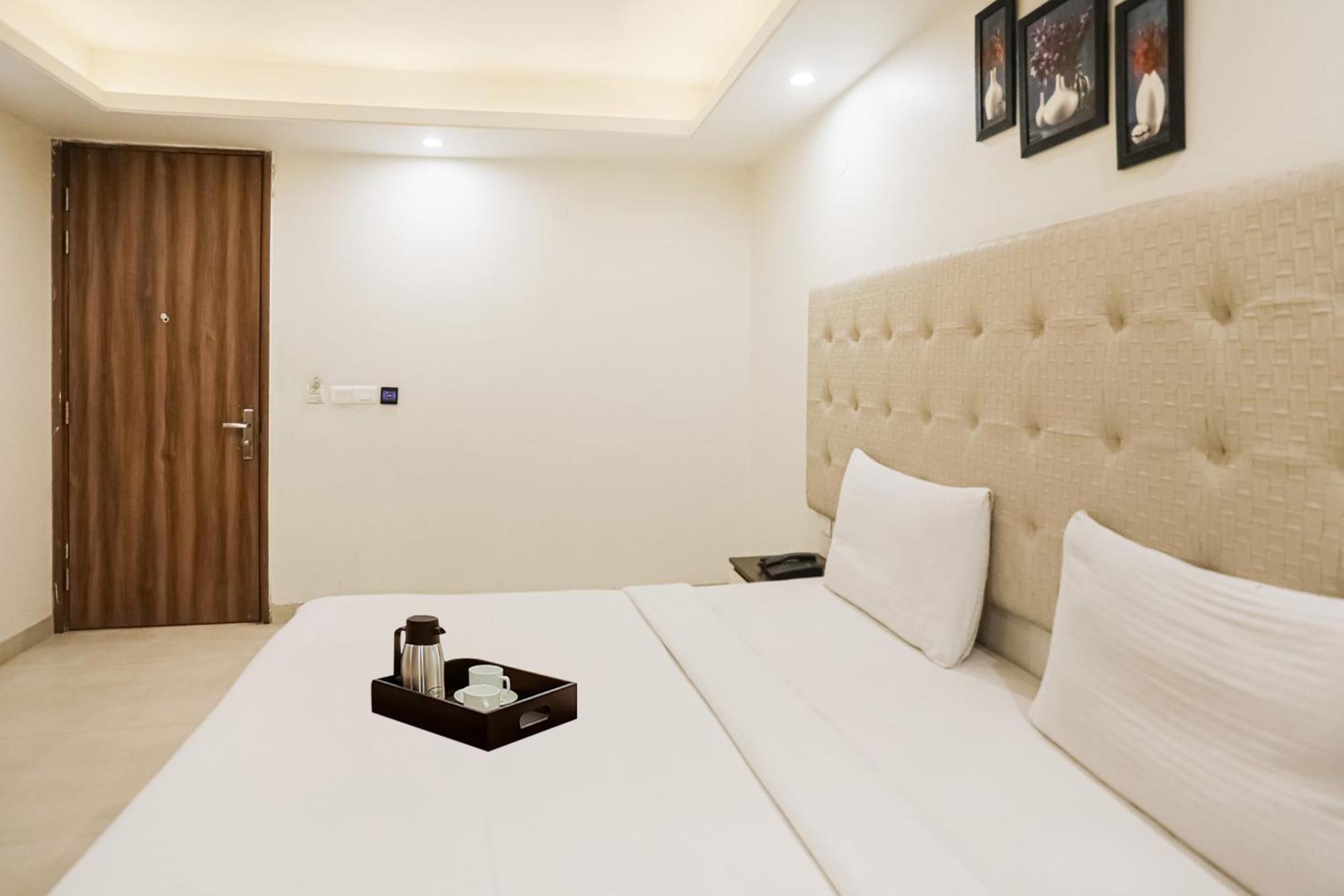 Townhouse The Amv Hotel Γκουργκάον Εξωτερικό φωτογραφία