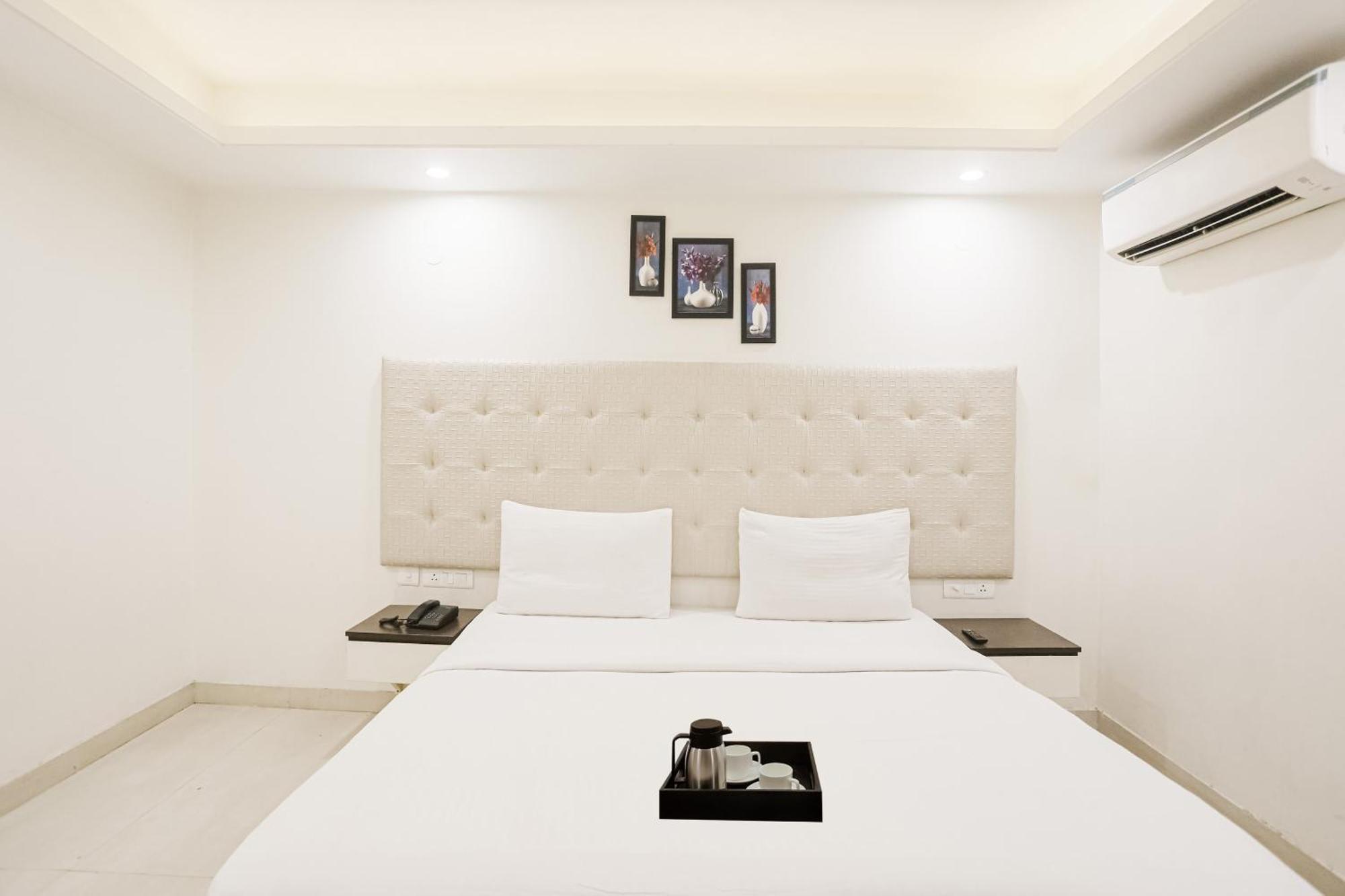 Townhouse The Amv Hotel Γκουργκάον Εξωτερικό φωτογραφία