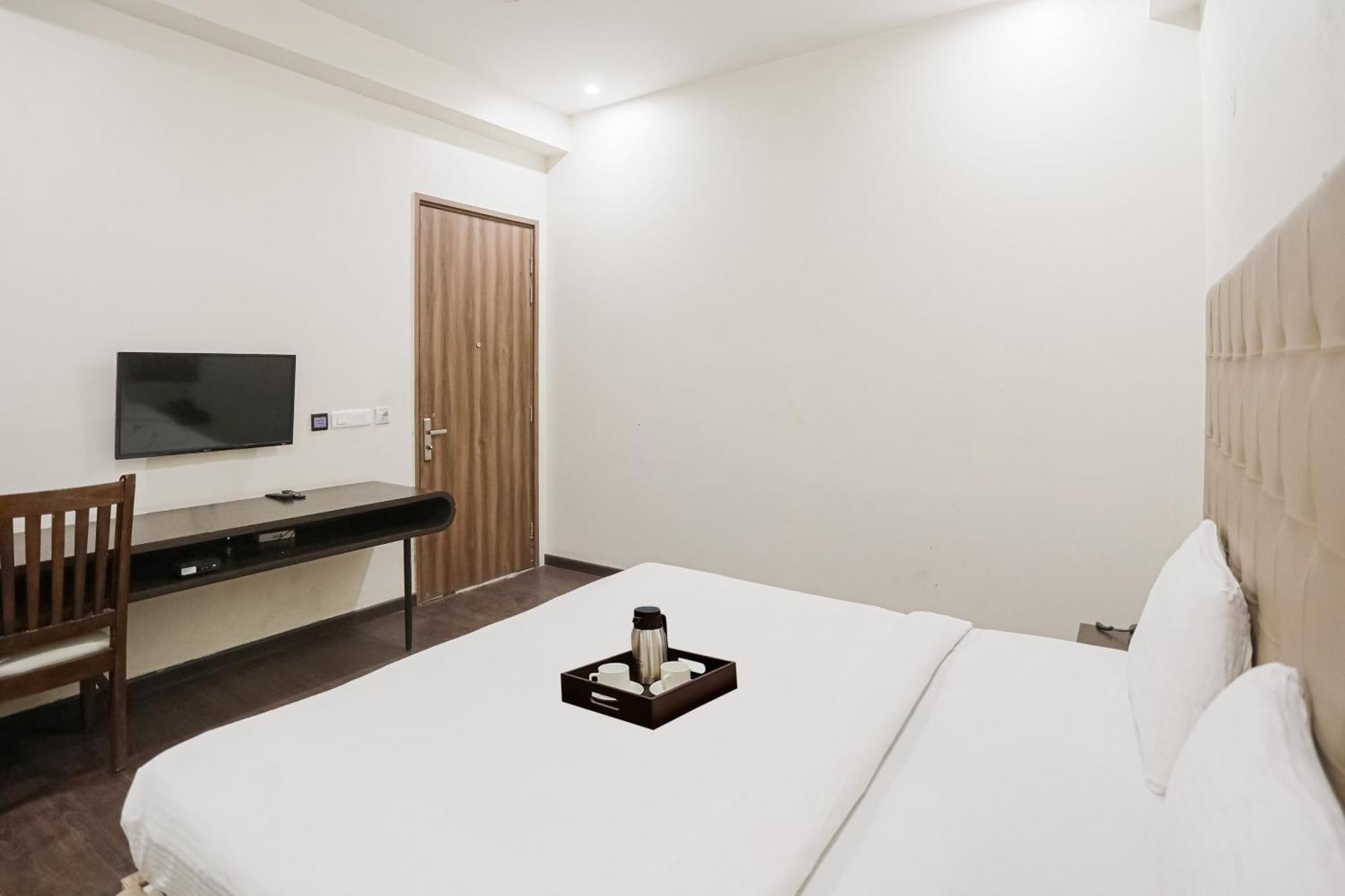 Townhouse The Amv Hotel Γκουργκάον Εξωτερικό φωτογραφία